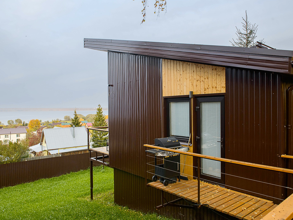 Гриль, вход и панарама